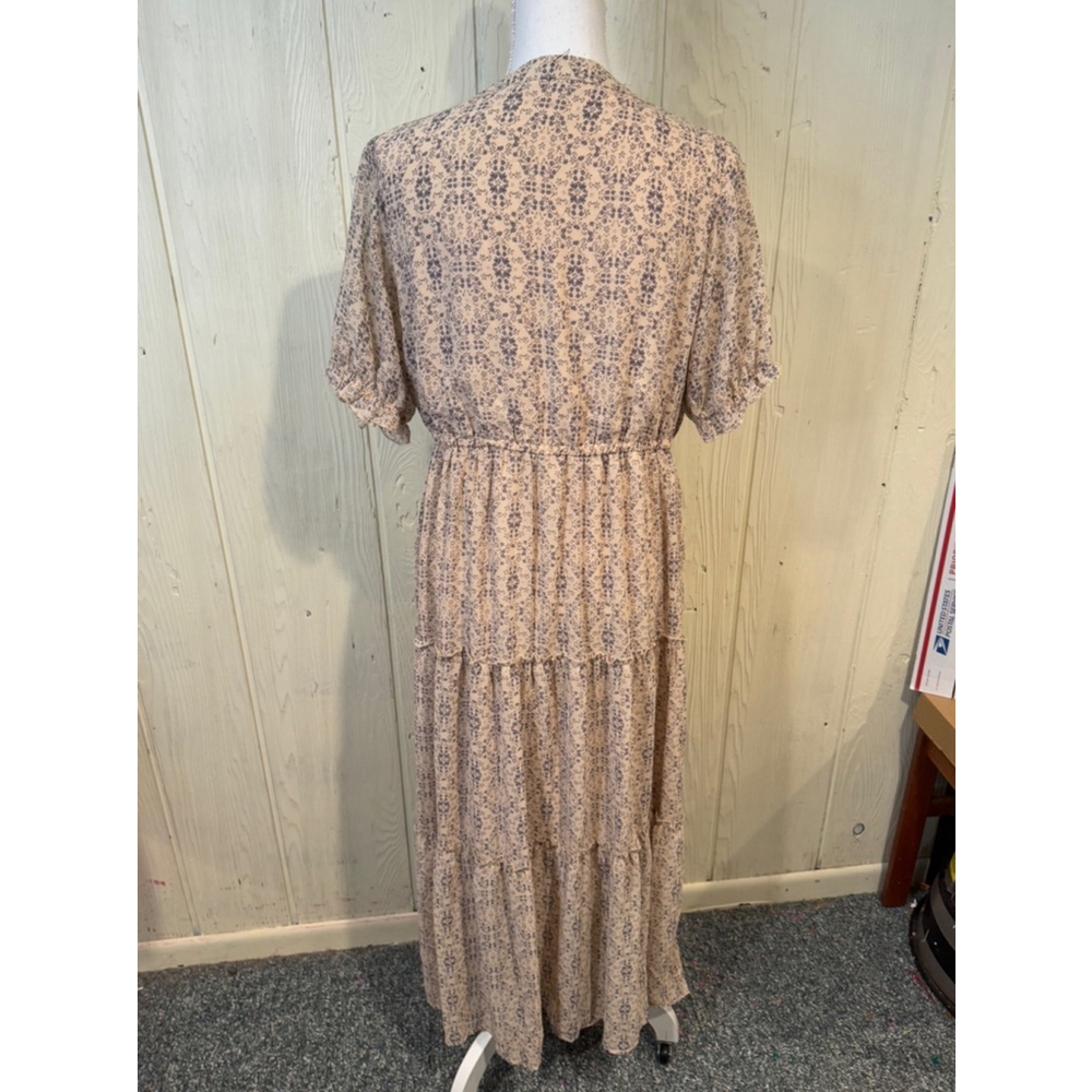 WISHLIST NATURAL TILE PRINT SHORT SLEEVE TIERED MIDI DRESS, size XL - Picture 3 of 9